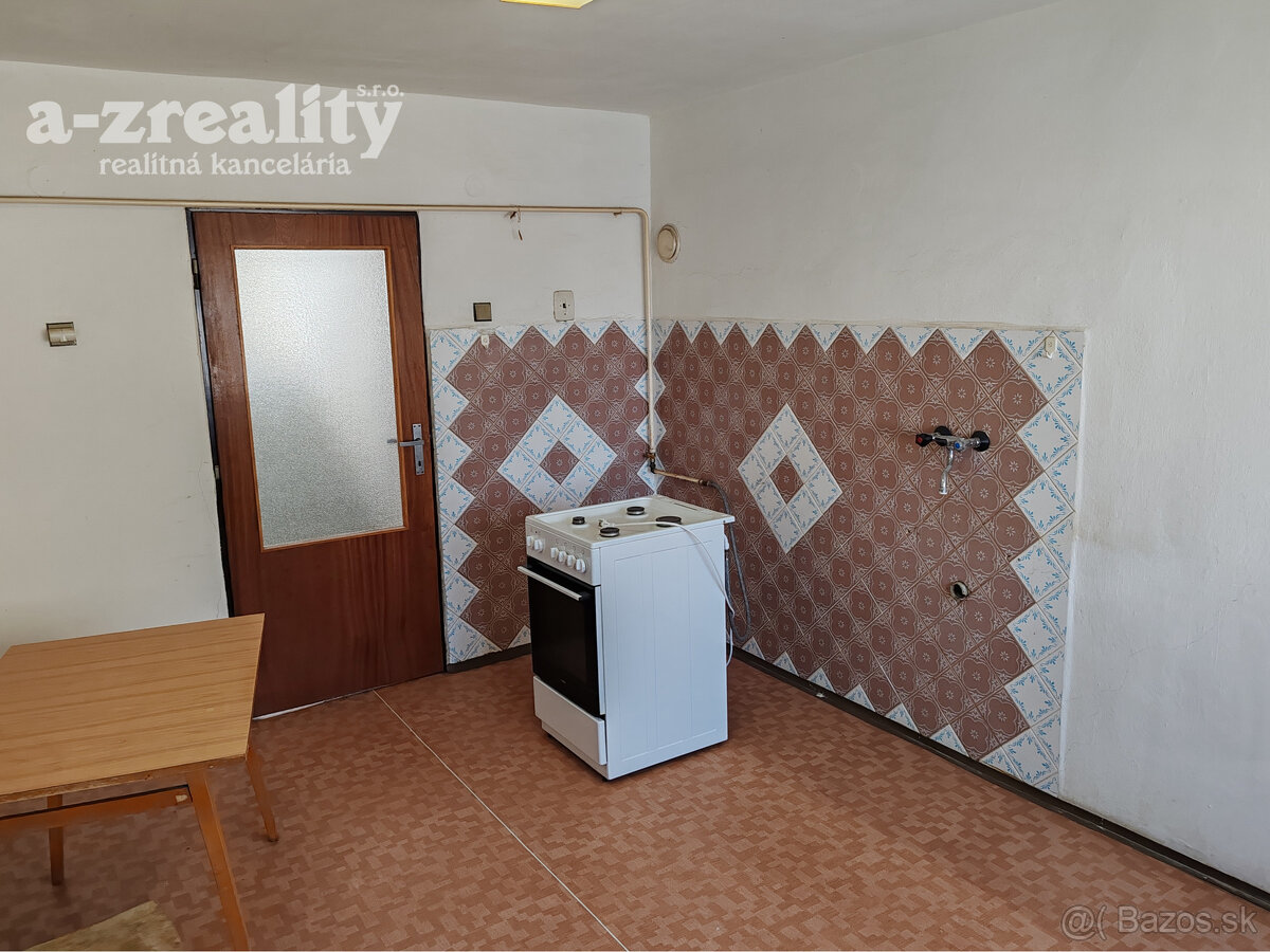 Ponúkame na predaj rodinný dom v obci Číčov - 6