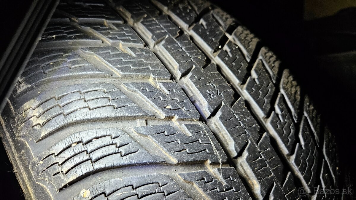NOKIAN. 255 55 r19 - 6