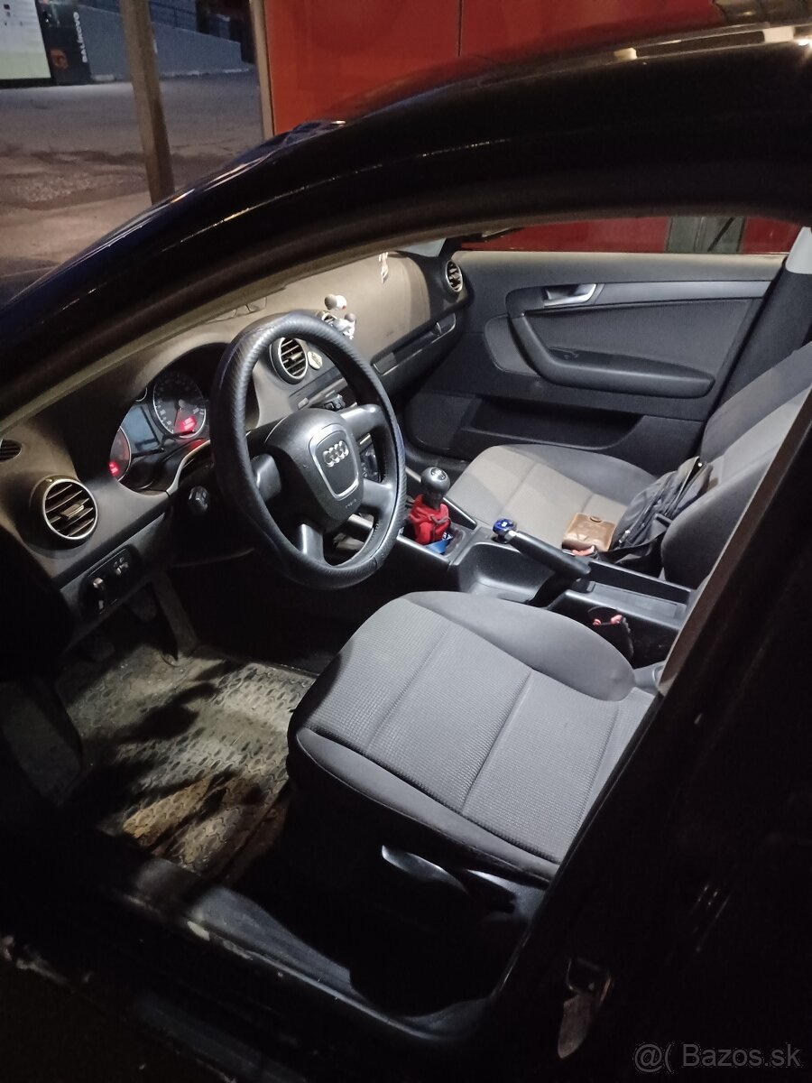Predám AUDI A3 1.6 benzín 75kw - 6