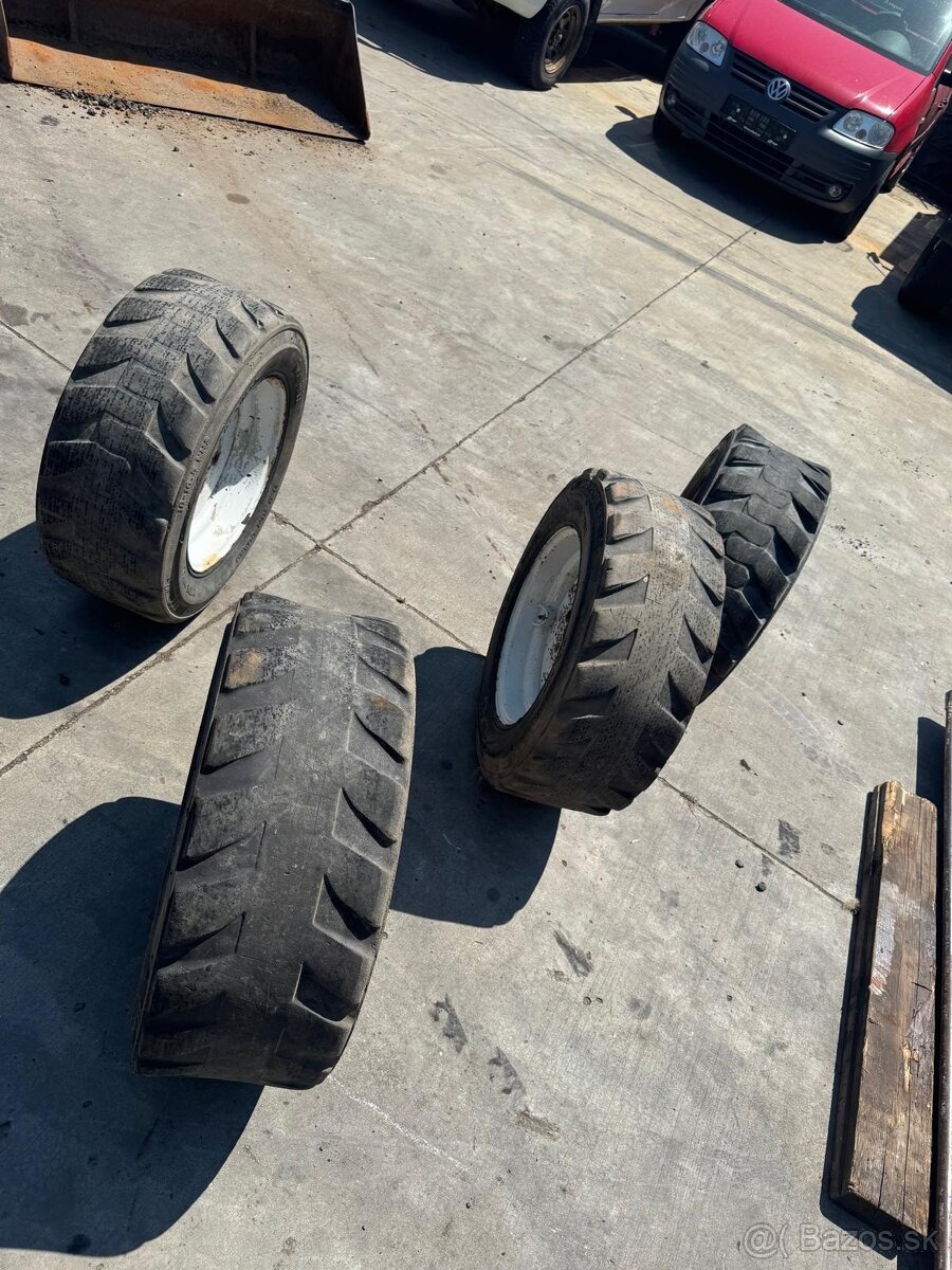 Šmykový nakladač Gehl lopata + vydli - 6