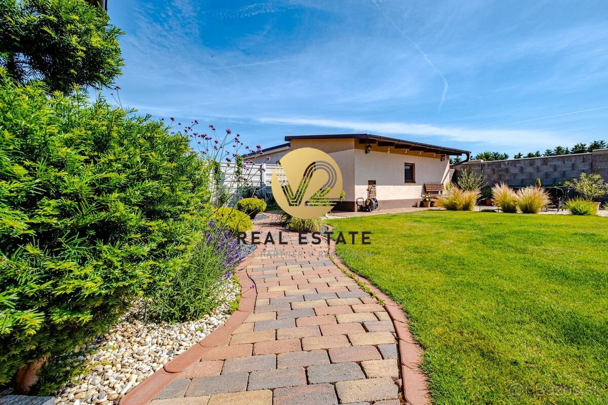 REZERVOVANÉ NA PREDAJ – Rodinný dom s krásnym pozemkom, bazé - 6