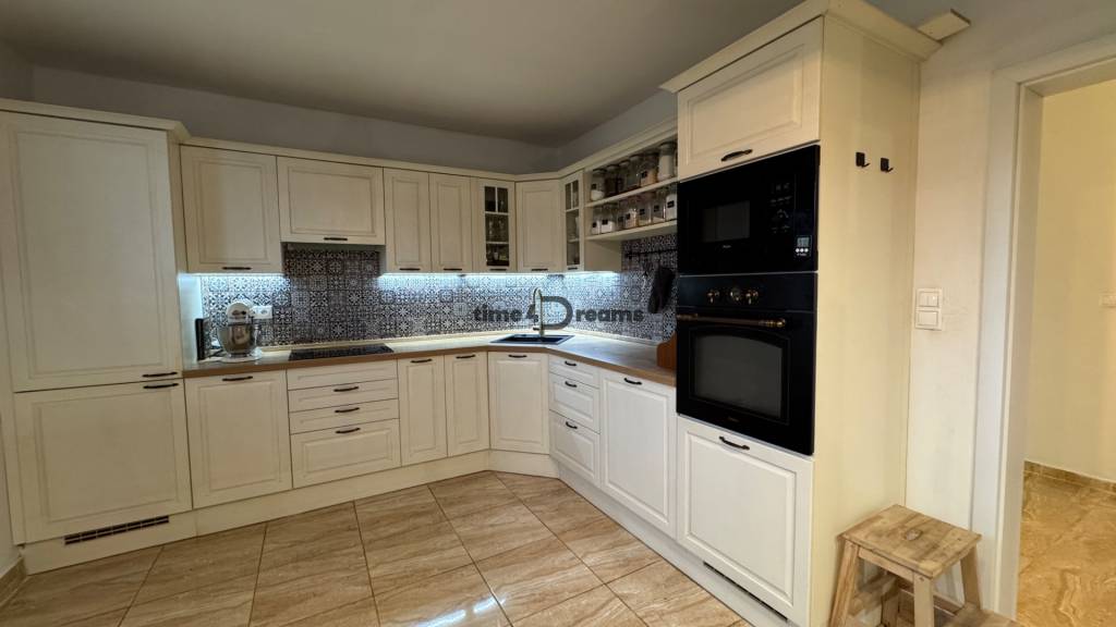 NA PREDAJ 9 izbový rodinný dom v obci Cabaj Čápor - 6