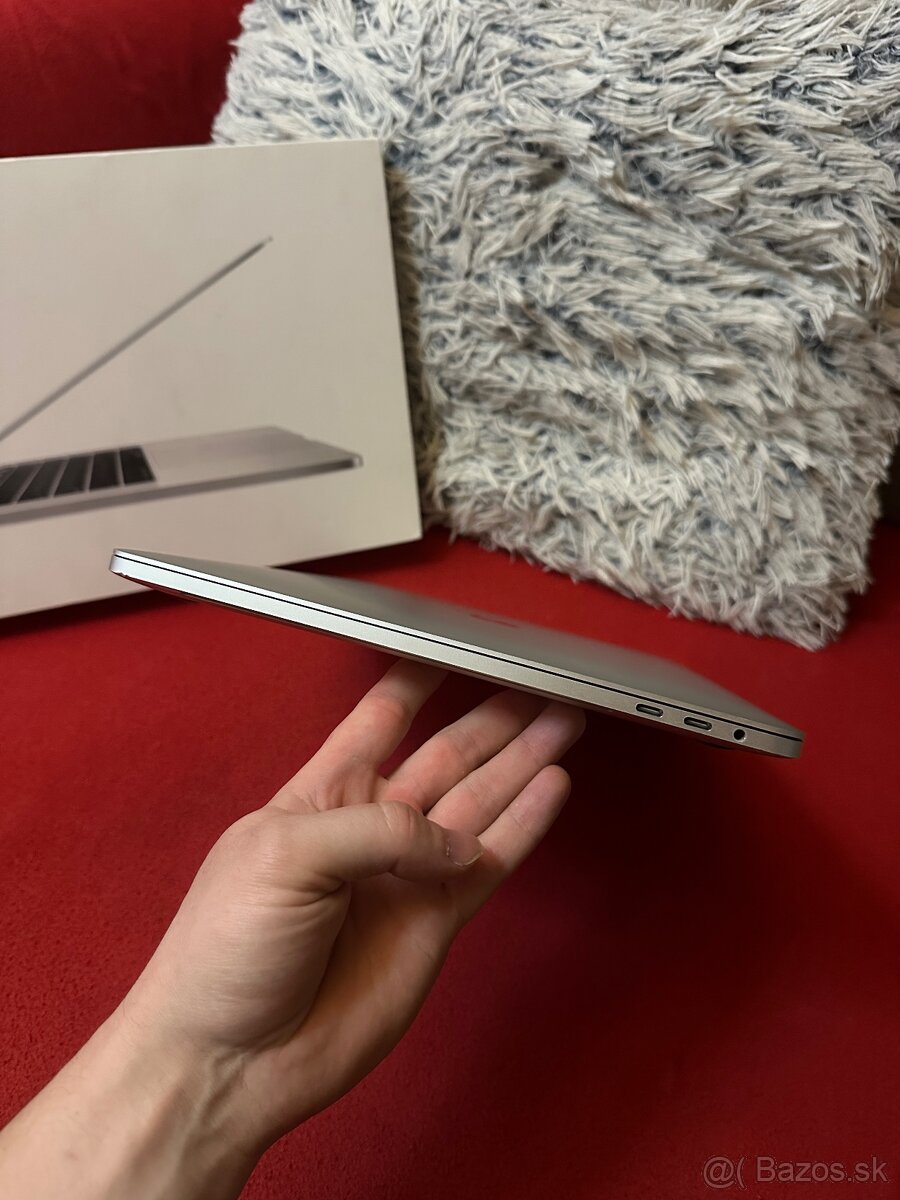 Apple Macbook Pro 15 2017 - 16GB / 512GB / NOVÁ BATÉRIA - 6