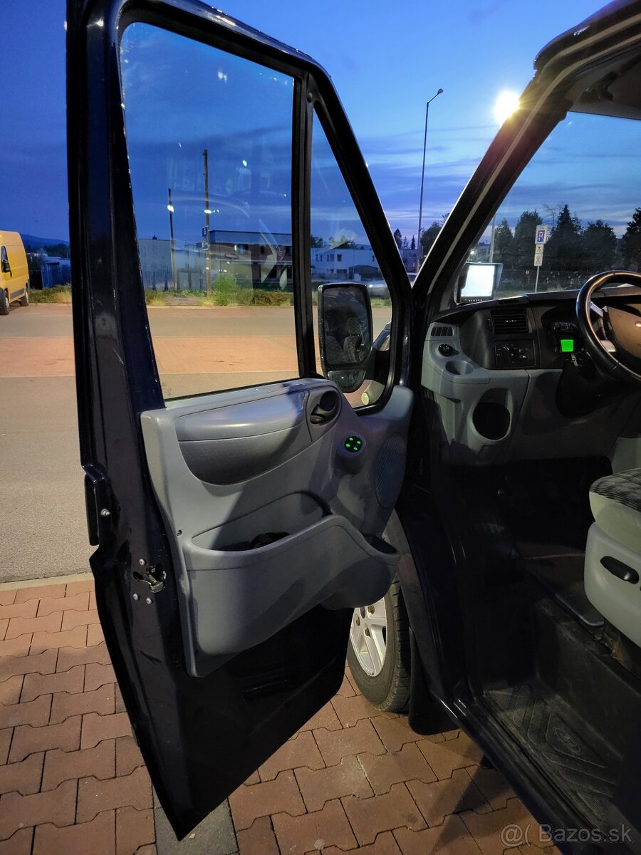 Ford Transit Tourneo 9-miestny 2012 - 6