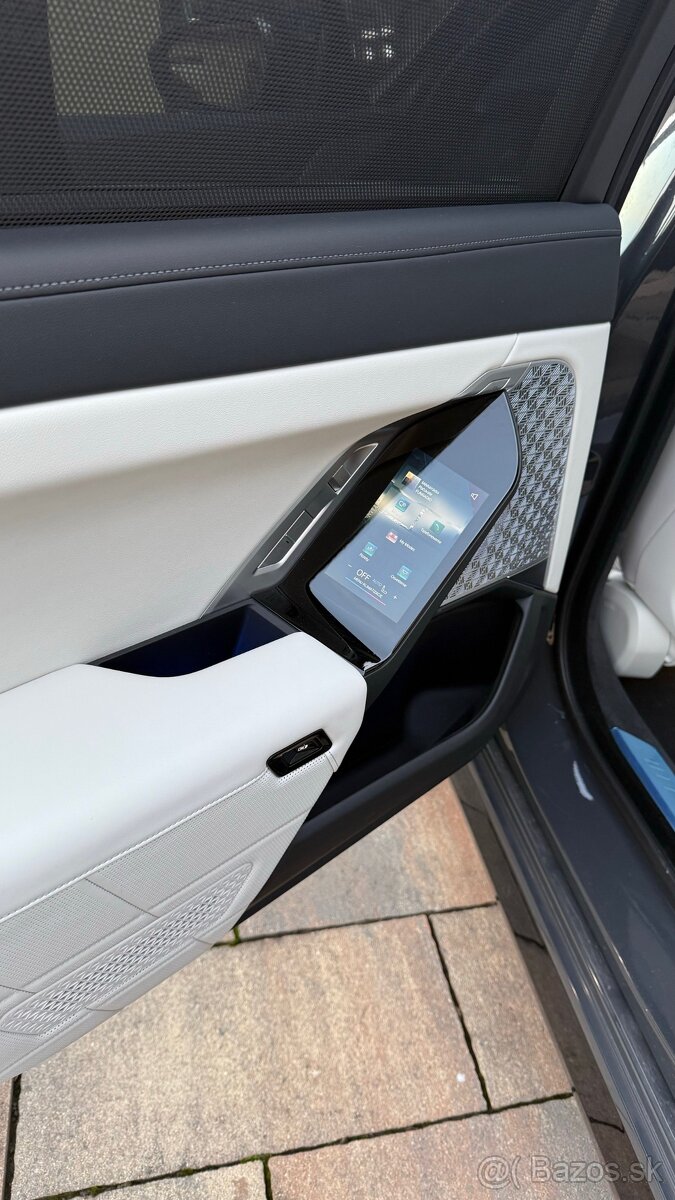 BMW i7 M70 xDrive - 6