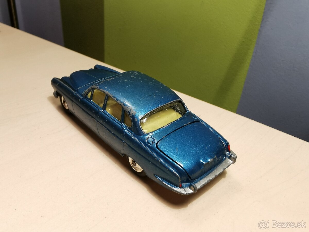 Corgi toys Jaguar Mark X - 6