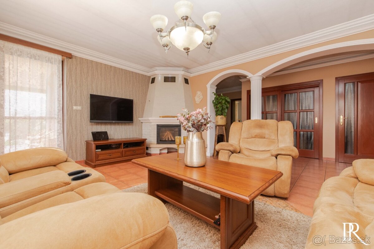 JEDINEČNÝ 5 IZBOVÝ RODINNÝ DOM S BAZÉNOM A KRÁSNOU ZÁHRADOU - 6