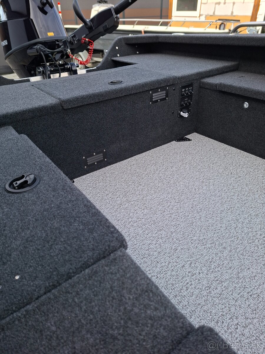 Motorový čln BREMA 435 V - 6