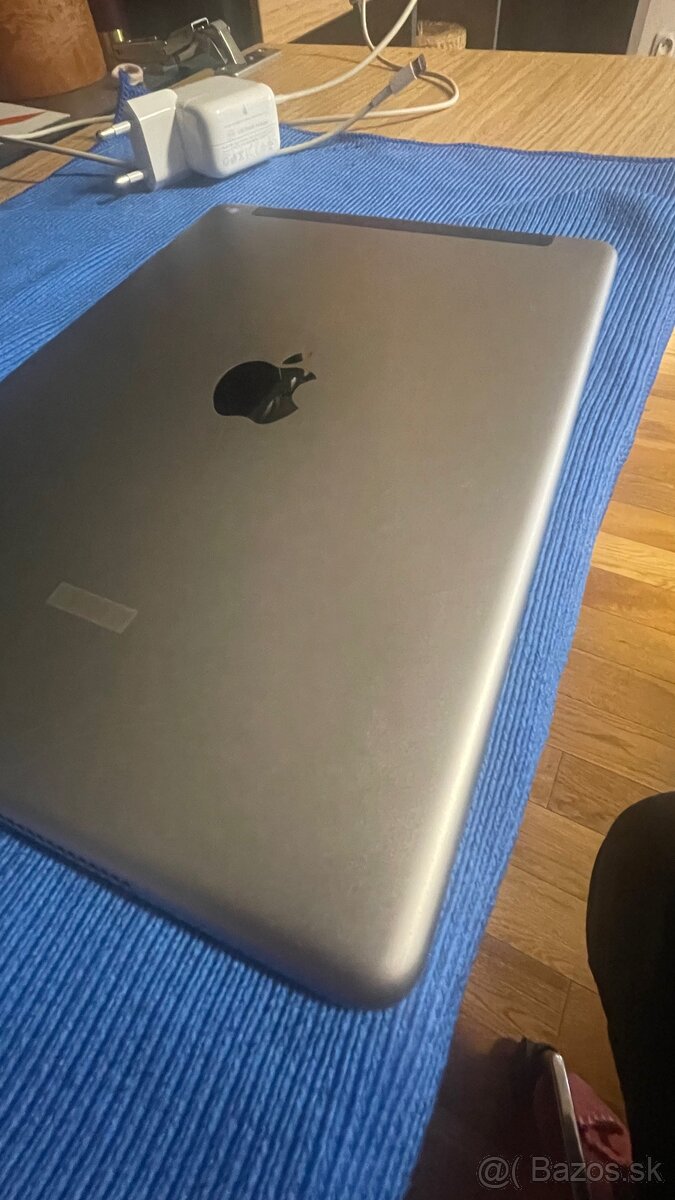 Ipad 5th gen wifi+LTE 32GB - 6