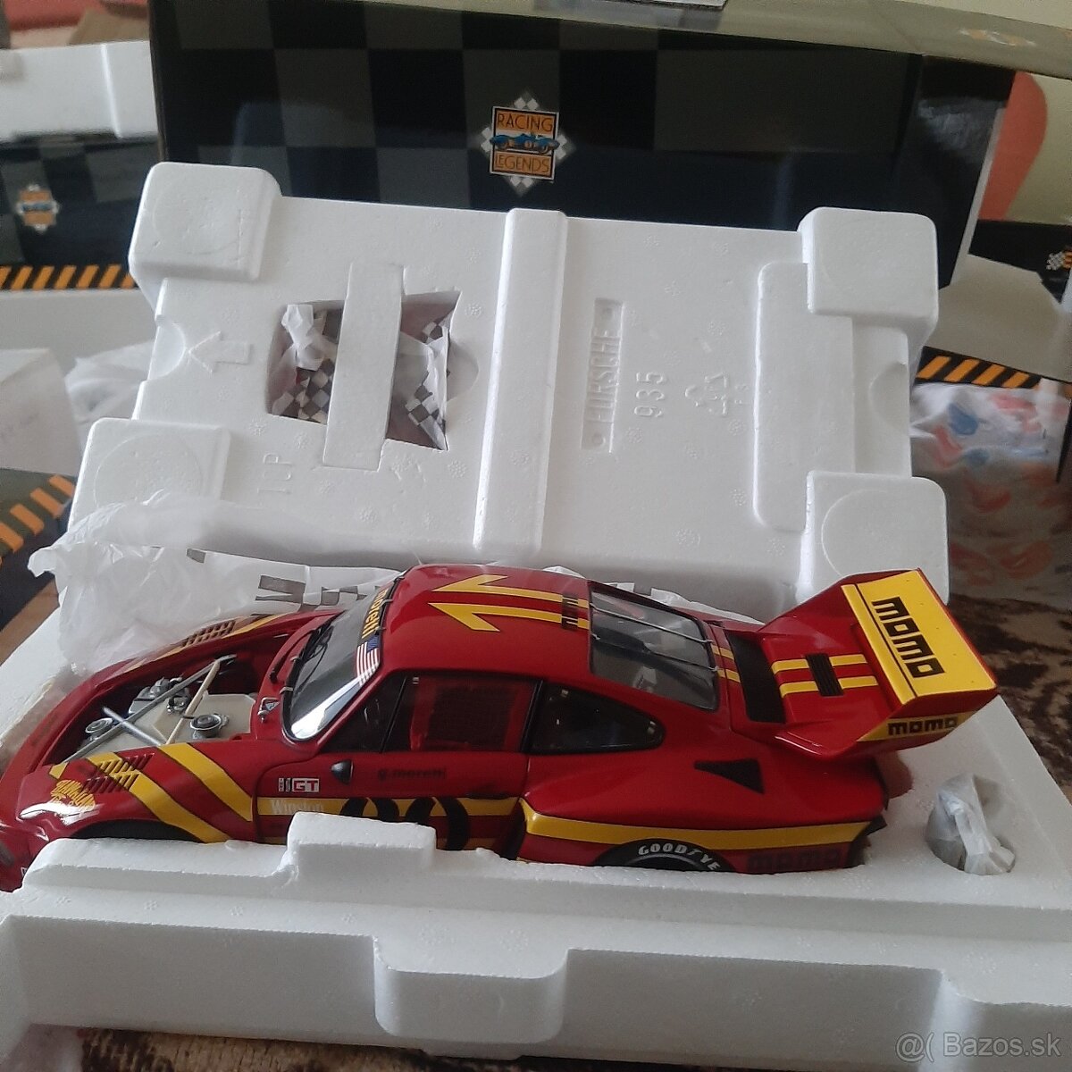 1:18 Porsche 934,935 Exoto - 6