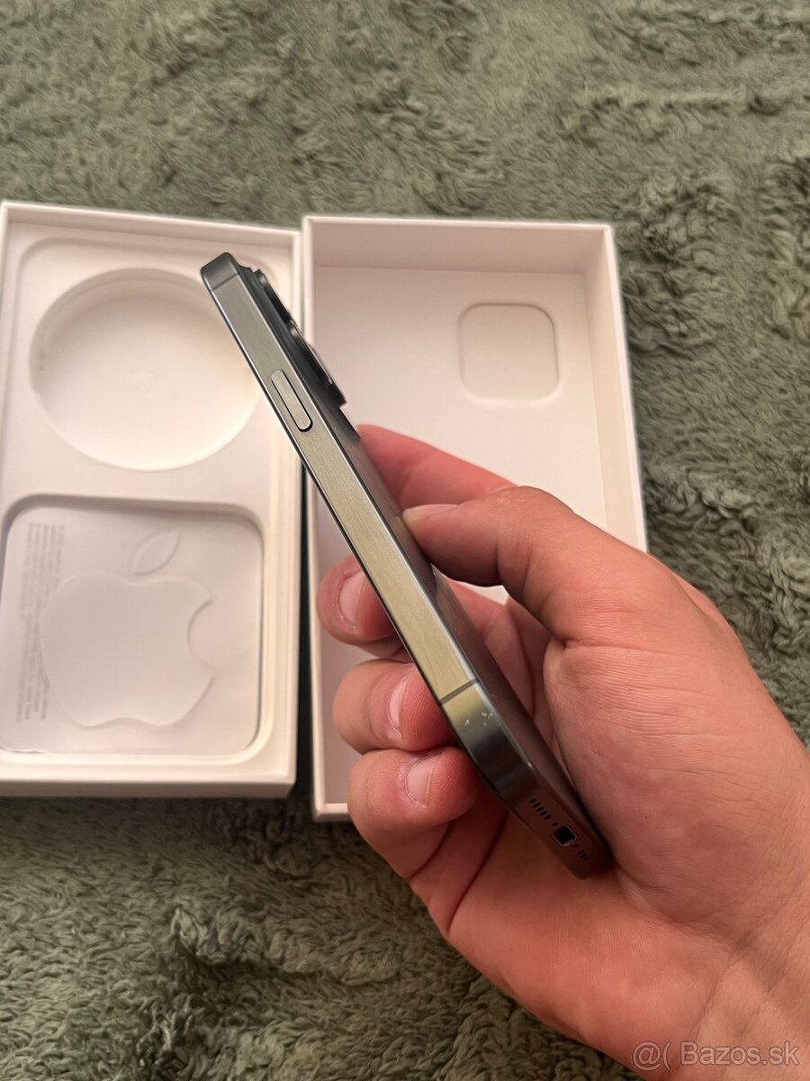 Apple Iphone 15 pro 256 Black - 6