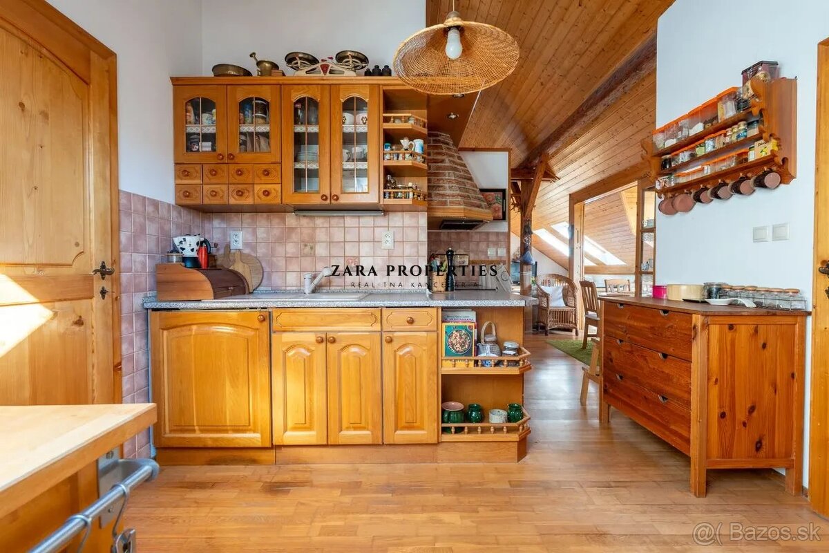 Rodinný dom v centre mesta Púchov - 6