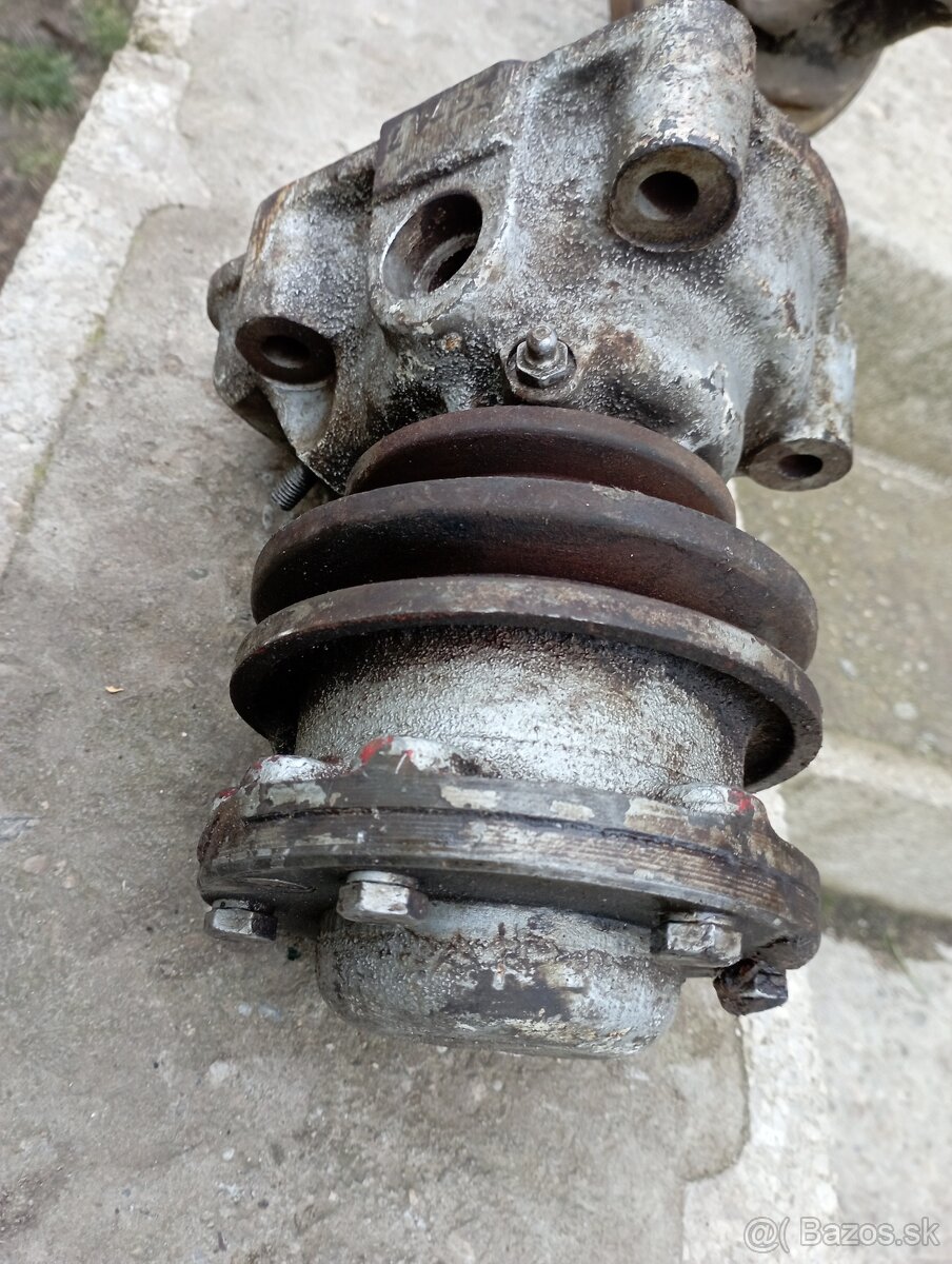 Vodná pumpa traktor Rumun UTB - 6