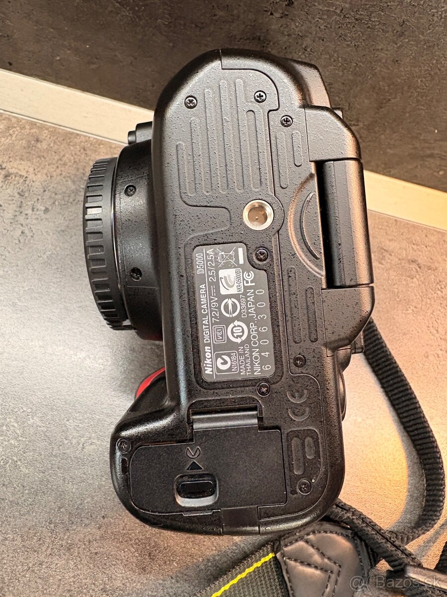 Nikon D5000 + monopod zdarma - 6