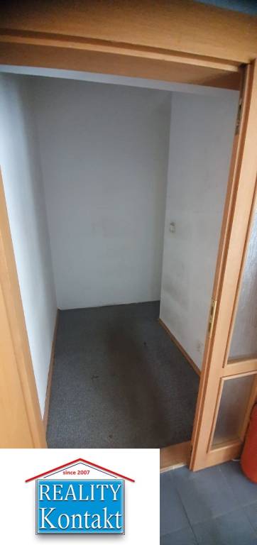 VOĽNÉ obchodné priestory na prenájom - Nové Zámky 119 m2 - 6