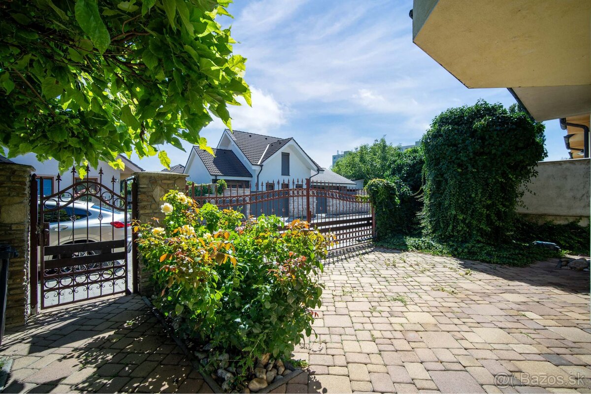 Predaj 2podlažný 6izb. rod.dom s dvoj garážou na Kozáck - 6