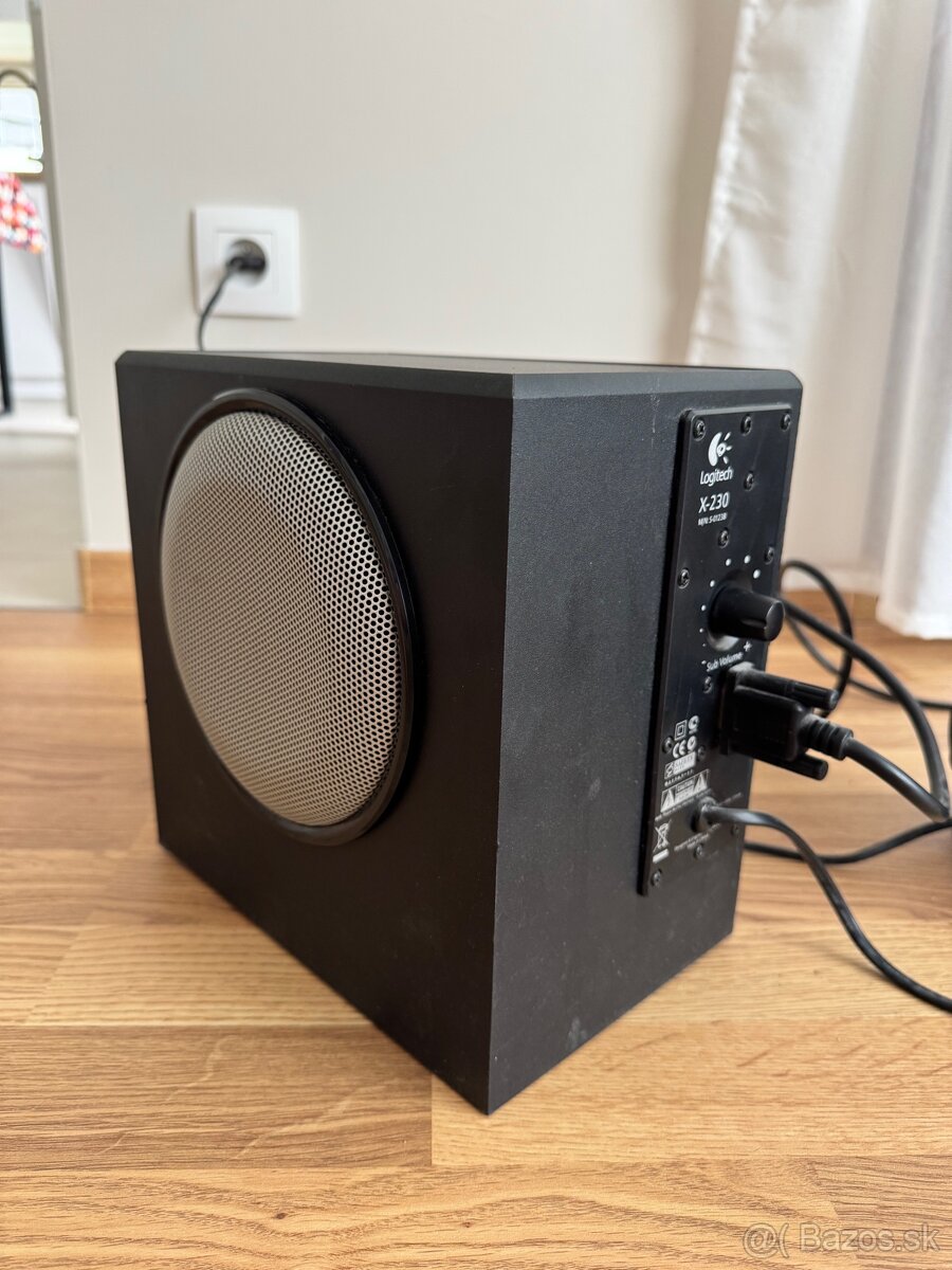 Predám repráky Logitech X-230 2+1 - 6
