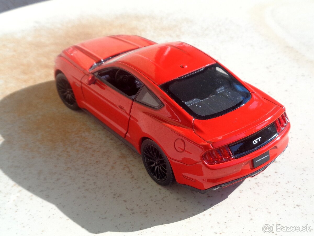1:24 Ford Mustang - 6