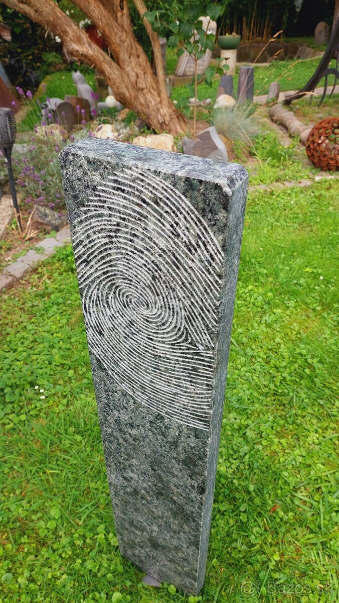 Abstraktne soliterne kamene - 6