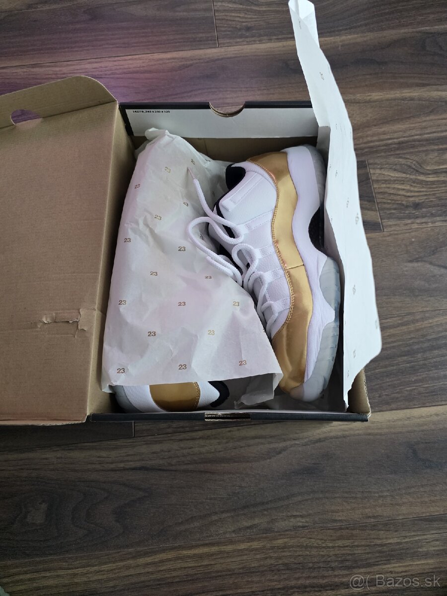 AIR JORDAN 11 RETRO LOW - 6