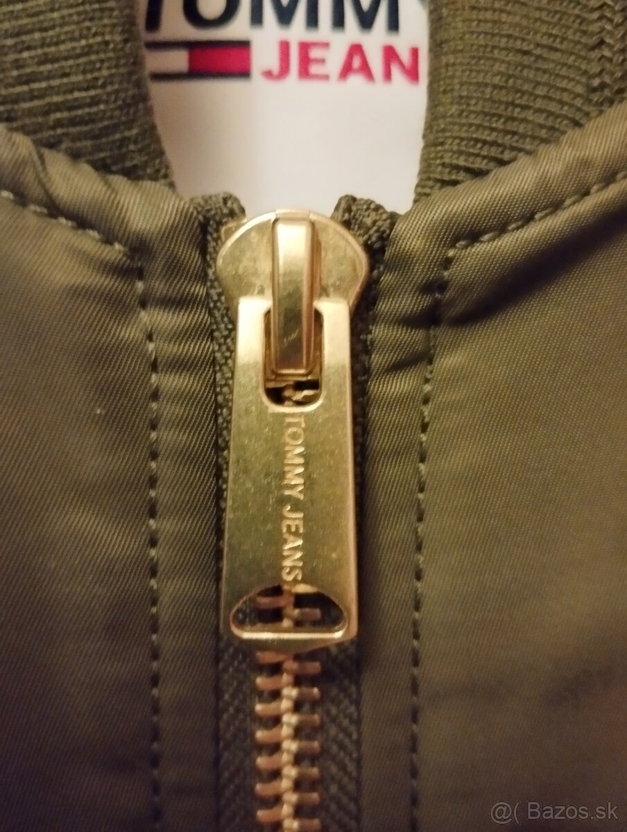 Predám zimnú bundu bombera Tommy Jeans - 6