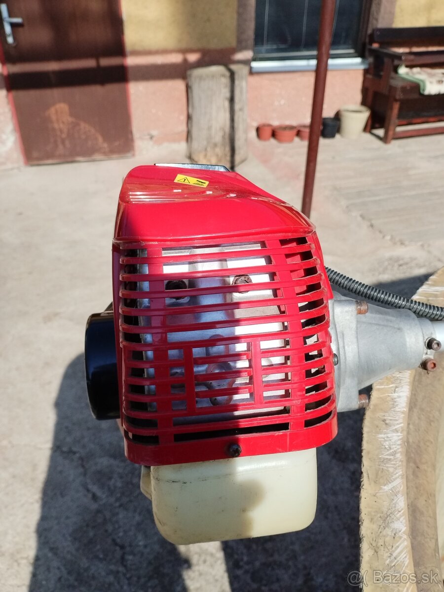 Krovinorez Hecht 152 BTS - 6