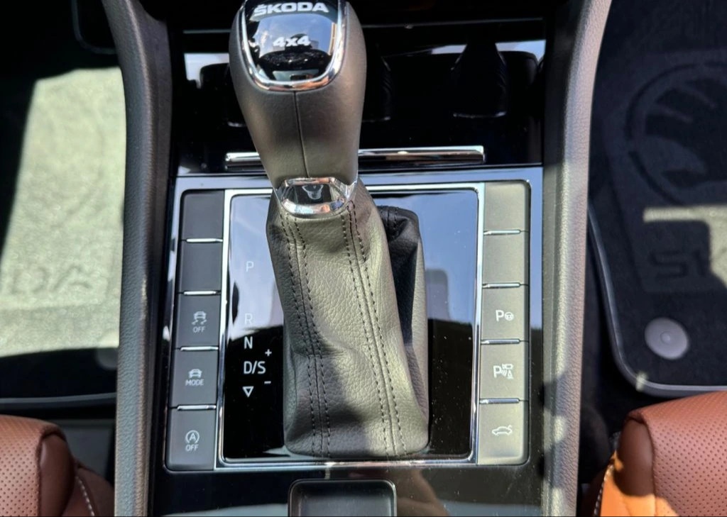 Škoda Superb, 206kW,L&K,DSG,4x4,nez.top. - 6