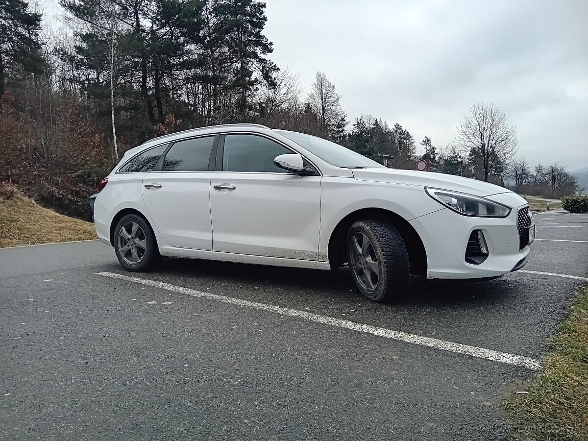 Hyundai i30 1.6 crdi rv2018 - 6