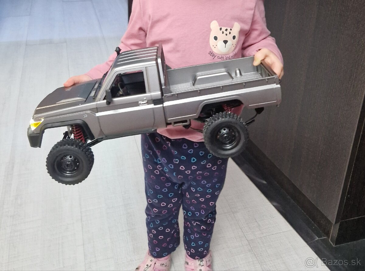 RC auto Toyota Land Cruiser 1:12 - 6