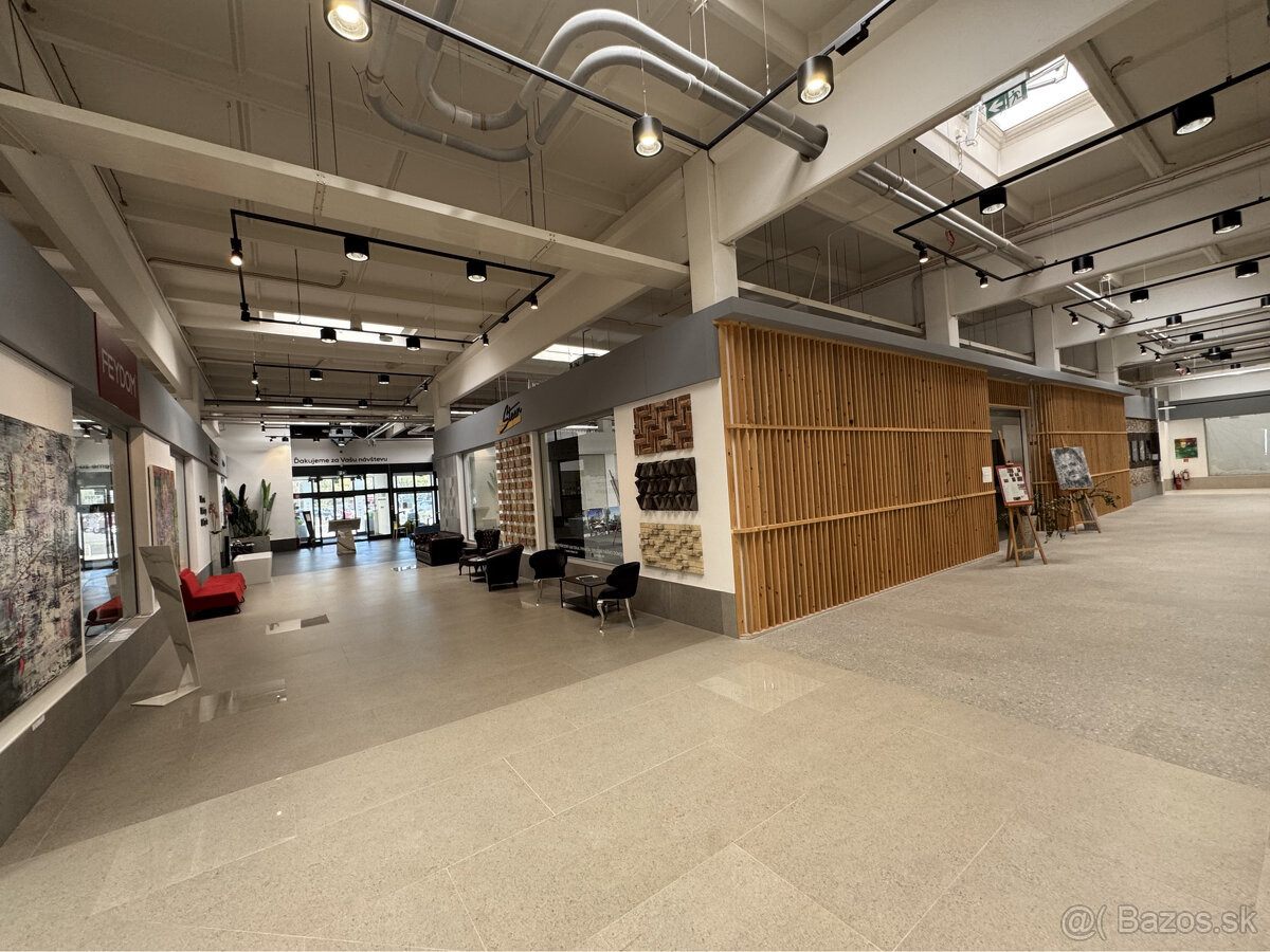 Prenájom showroomu 213 m² v obchodnom centre NEW LIVING CENT - 6