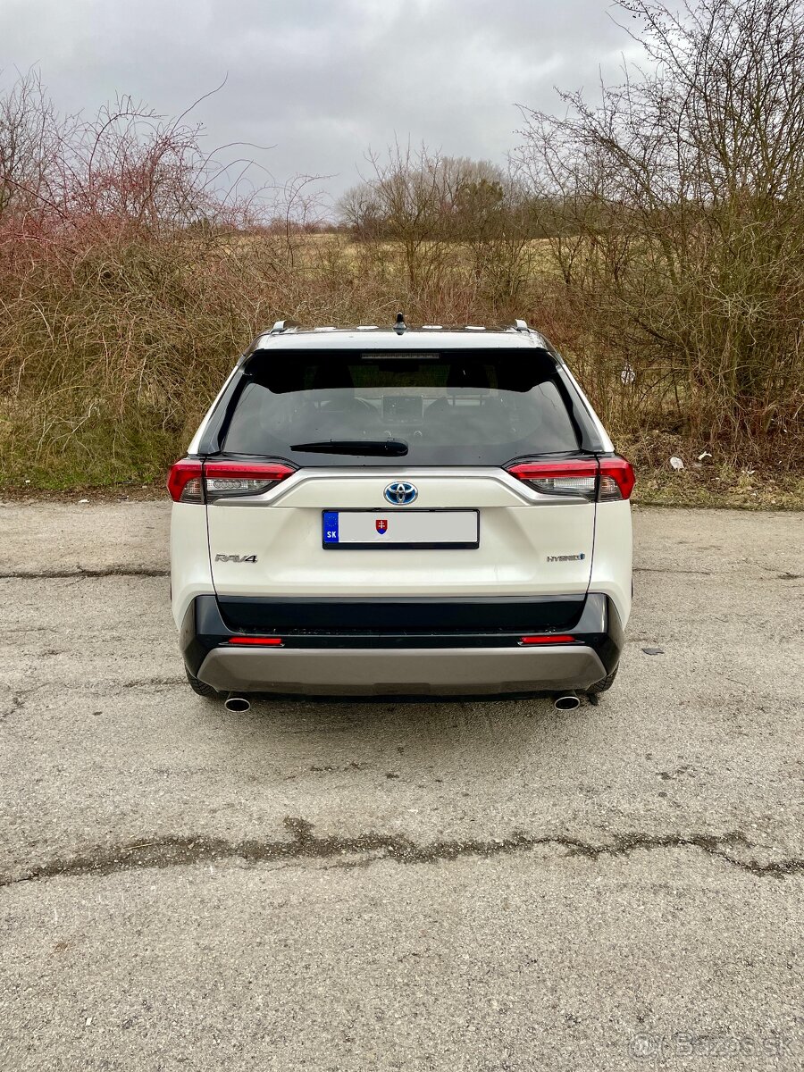 Predám TOYOTA RAV4 4x4 HYBRID - 6