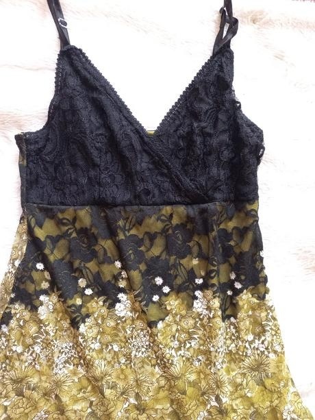 Šaty z vyšívaného tylu - 6