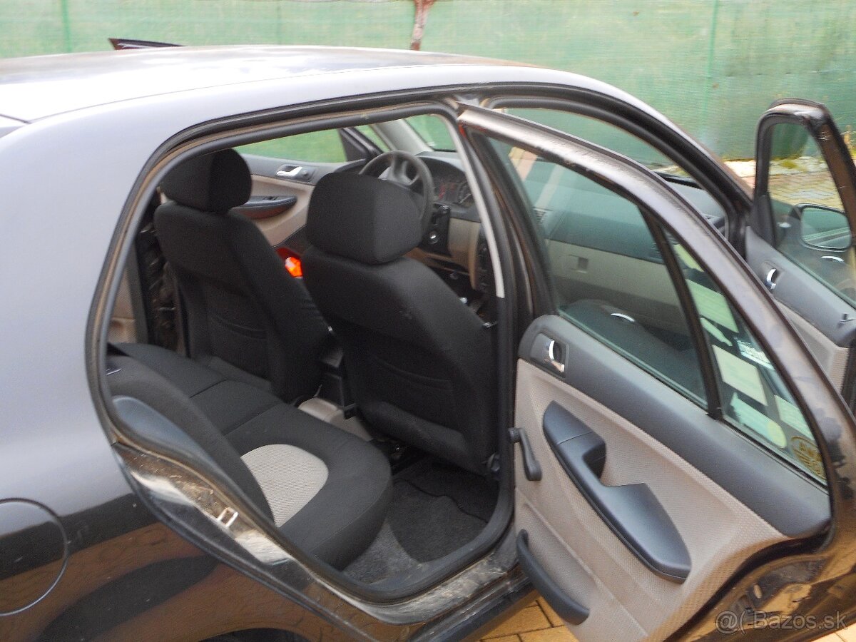 Škoda Fabia 1.2i - 6