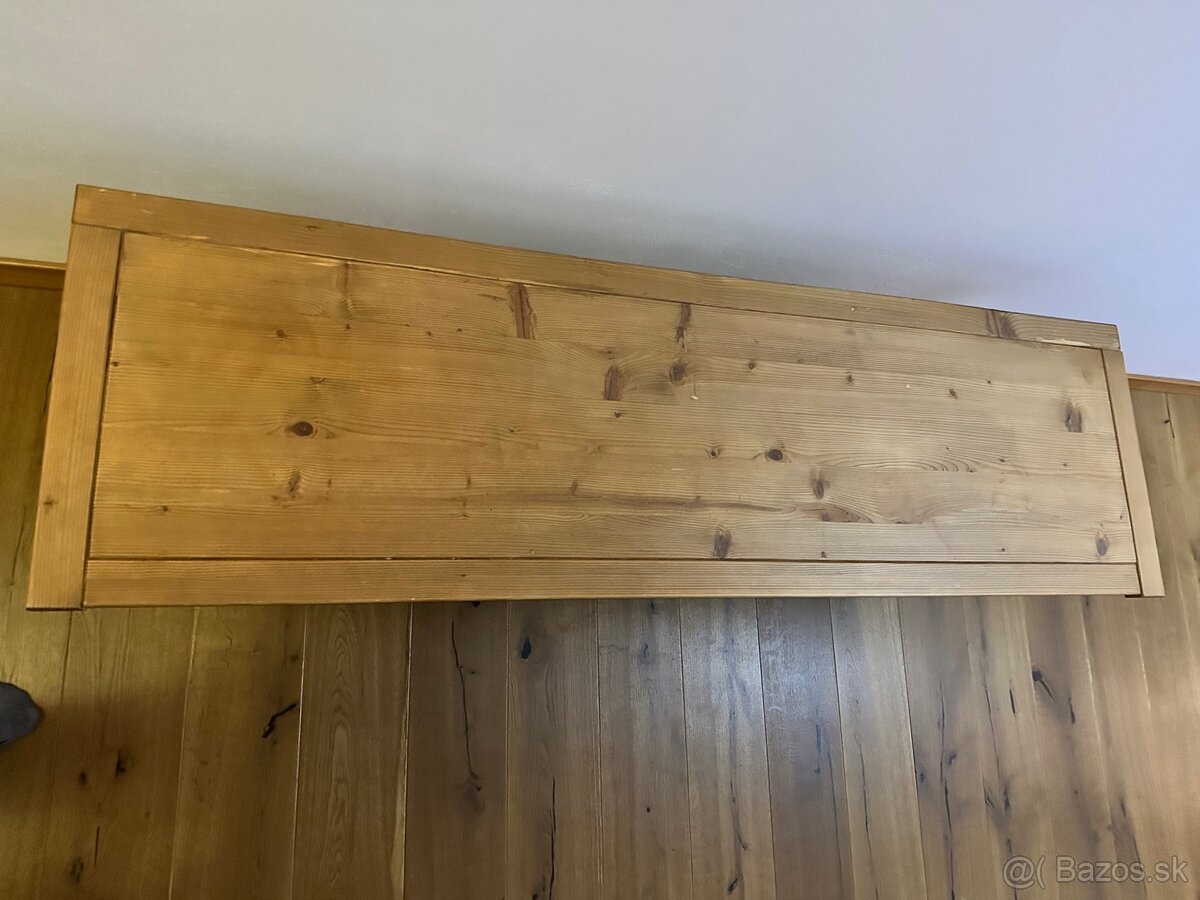 Masívny stolík pod TV - 6