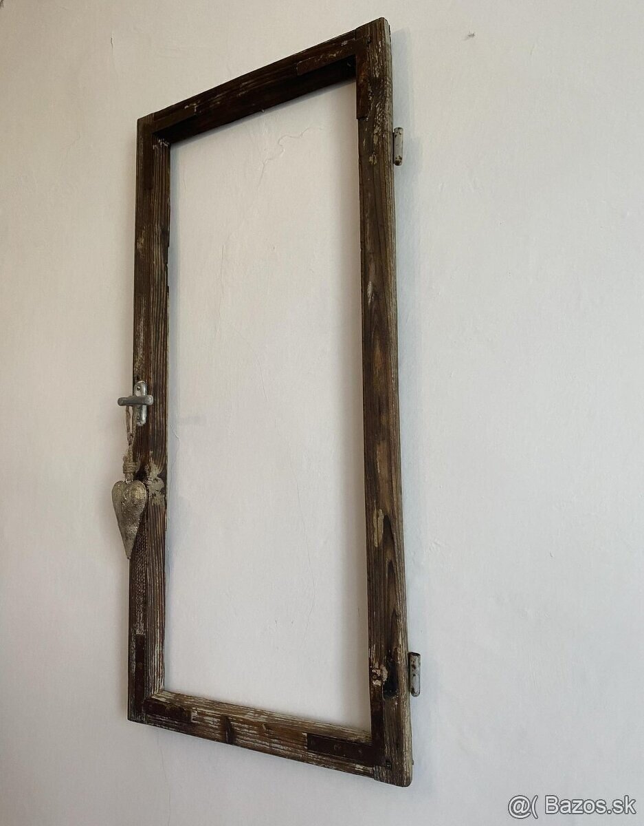 Starý drevený okenný rám - 6
