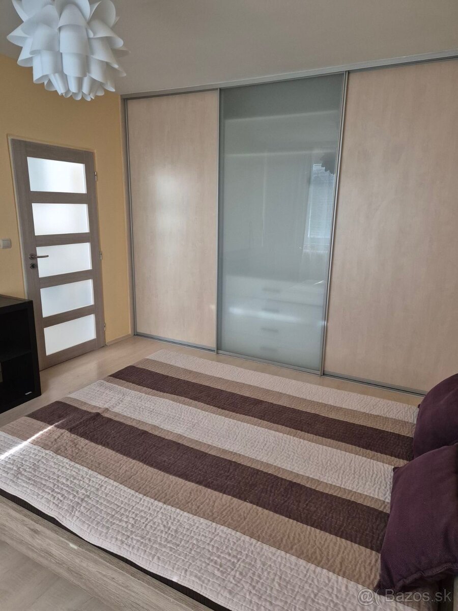 Prenájom 1-izbového bytu – Nové Zámky, ul. Ľudovíta Štúra - 6