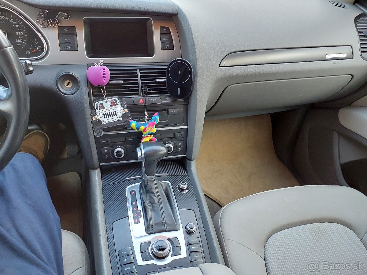 Predam Audi Q7 2013 - 6