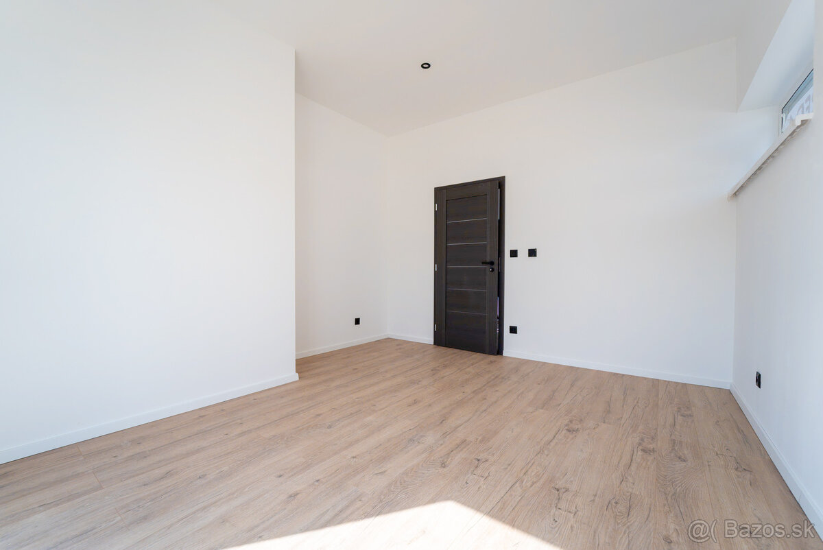 Na predaj 5-izbový rodinný dom v Moravanoch nad Váhom - 6