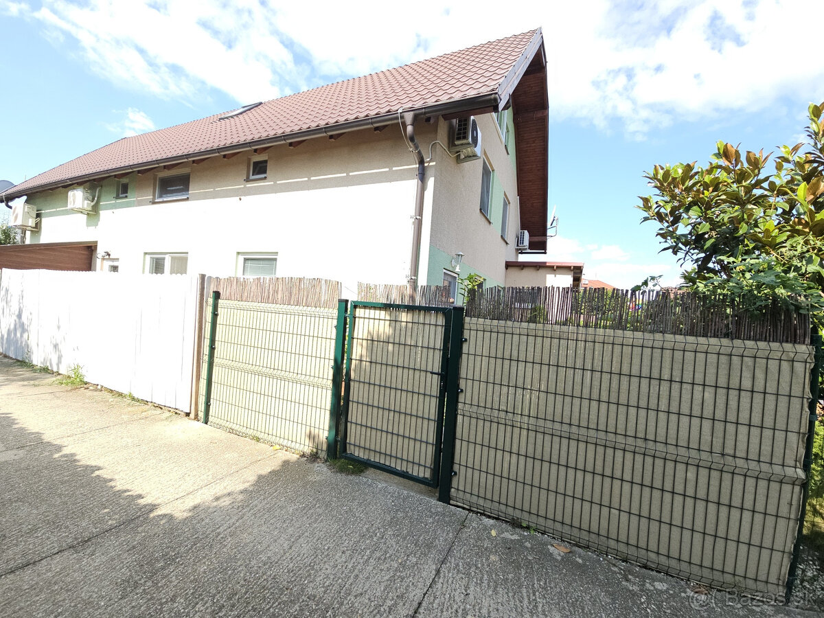 3 izbový mezonetový byt v RD s predzáhradkou a parkovacím mi - 6