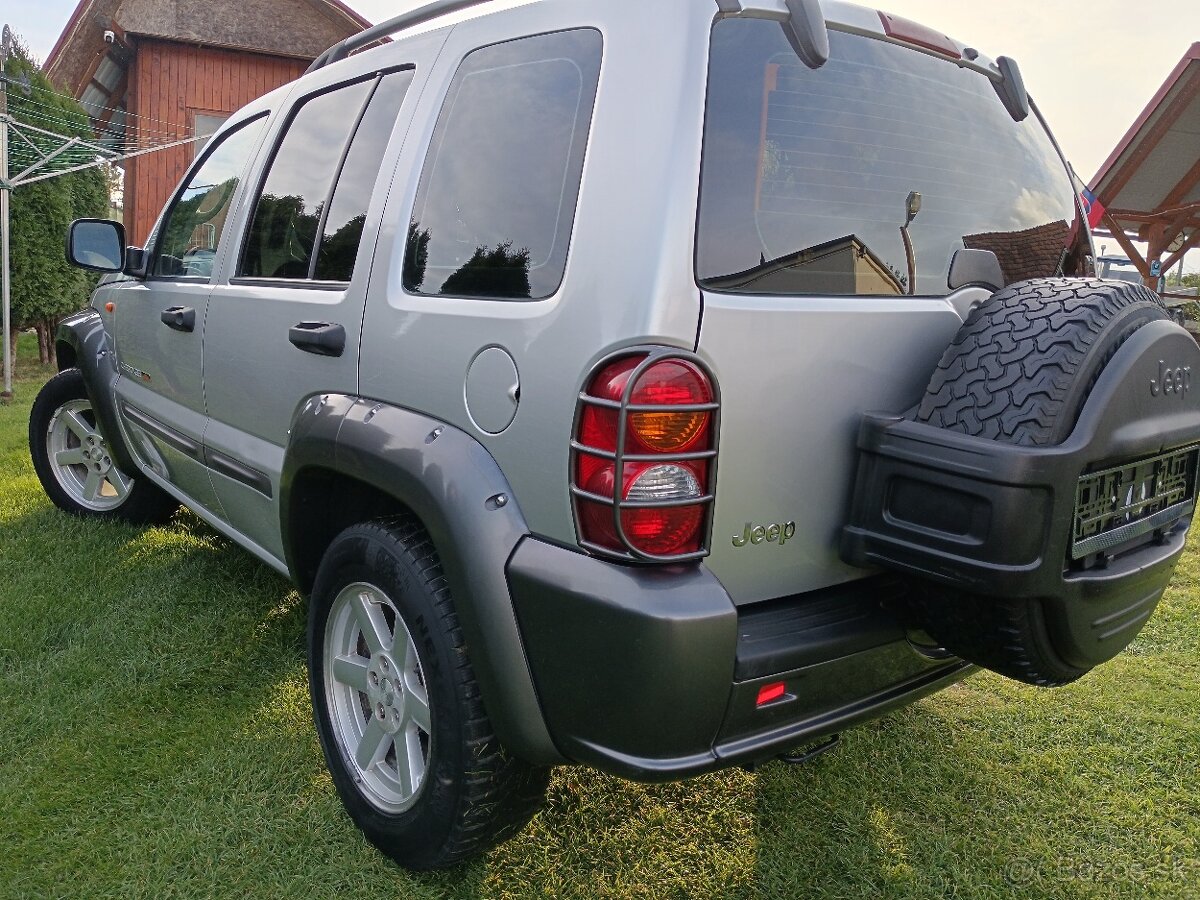 Jeep cherokee kj 2,5 105kw 5st manuál 4x4 - 6