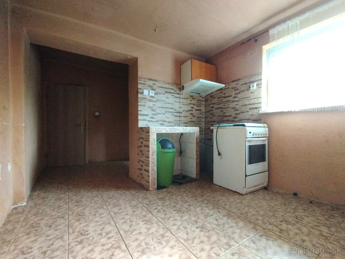 Rodinný dom s pozemkom 822 m2 vo Veľkom Mederi - 6