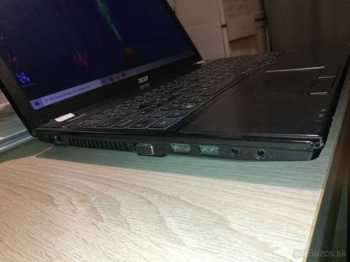 Acer. Intel Dvojjadro. 15,6" LED. 4GB. 500 GB. - 6