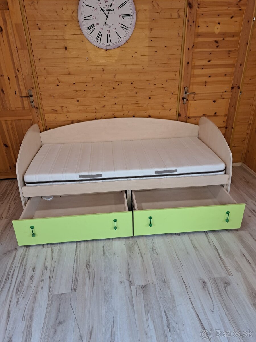 Kvalitná posteľ 90x200cm s matracom - 6