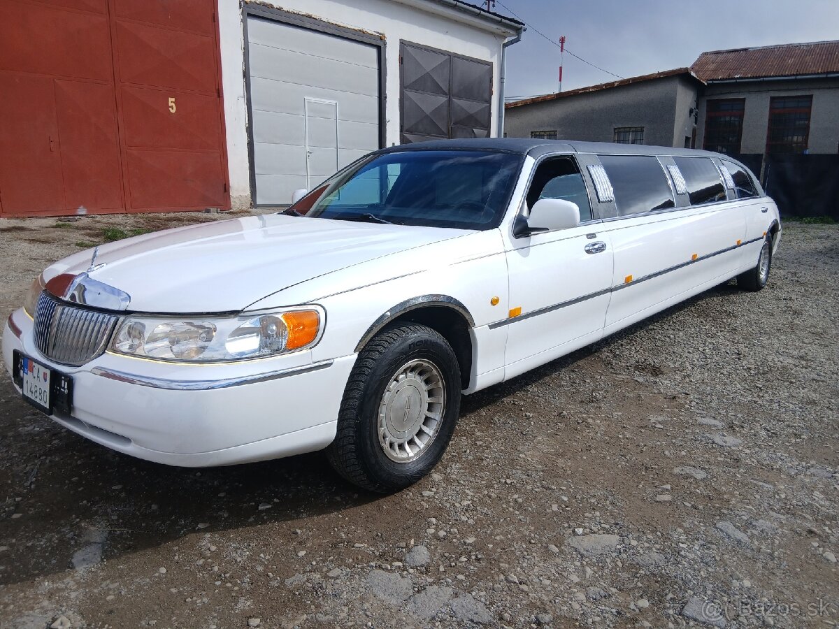 Limousine lincoln town car - 6