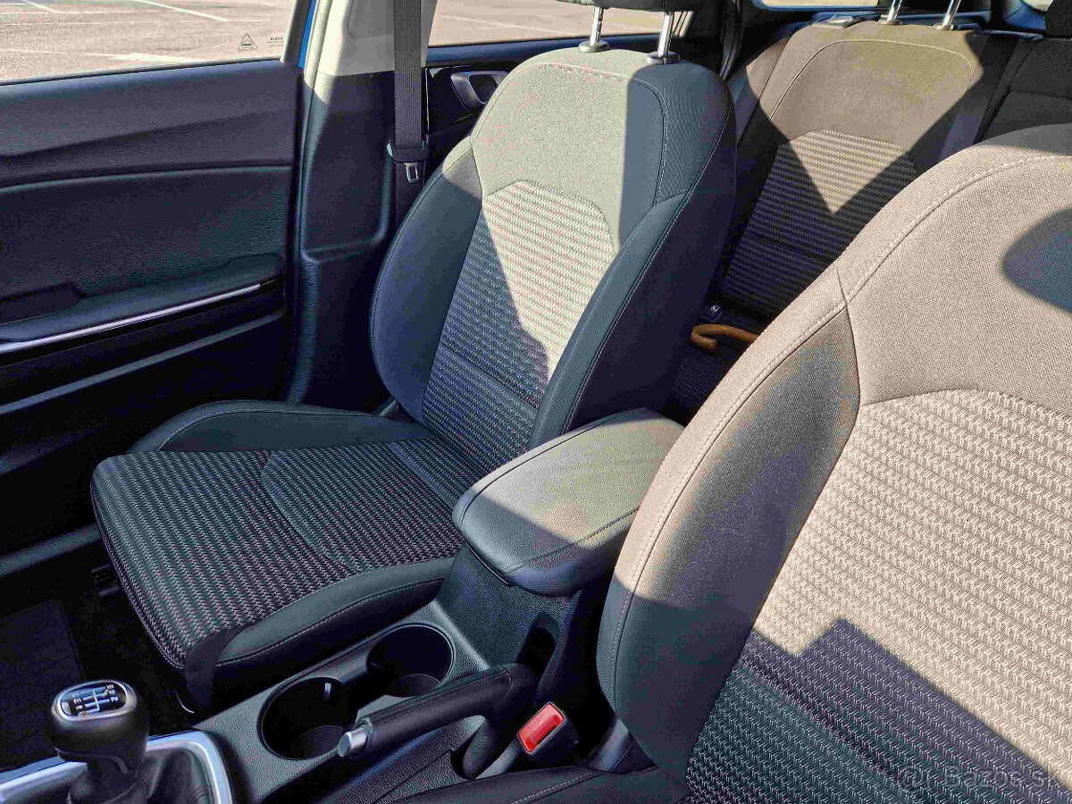 KIA Ceed SW 1.6 CRDi MHEV Gold - 6