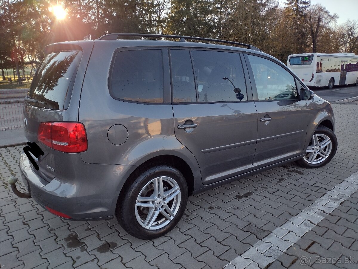 Volkswagen Touran Facelift 2.0 TDI CR 103kw 7-Miestné - 6