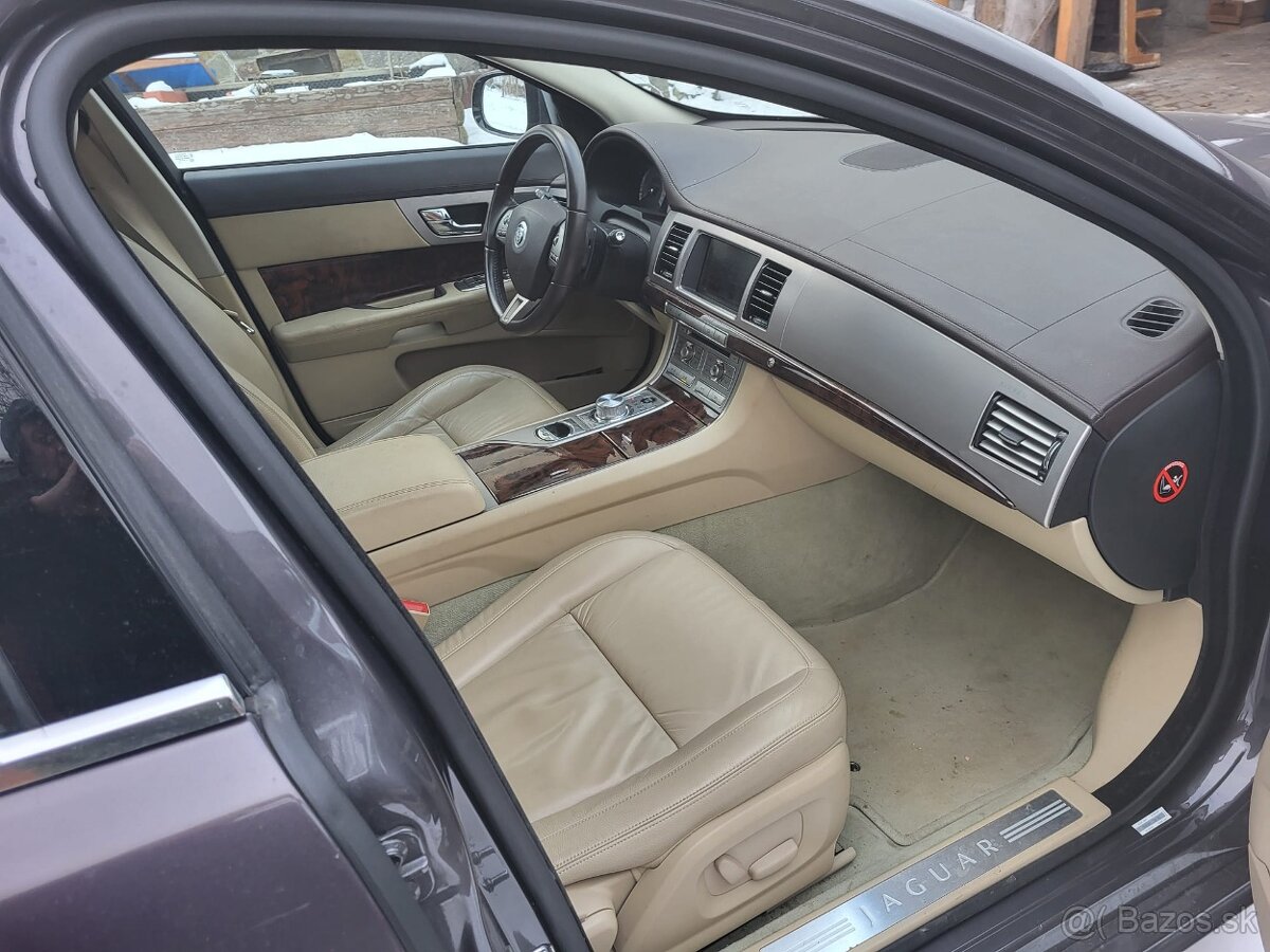 JAGUAR XF 3.0 D LUXURY - 6