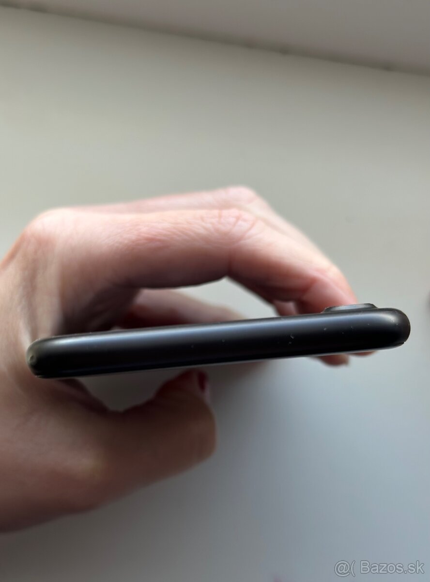 Predám Apple Iphone 7 black 32GB - 6