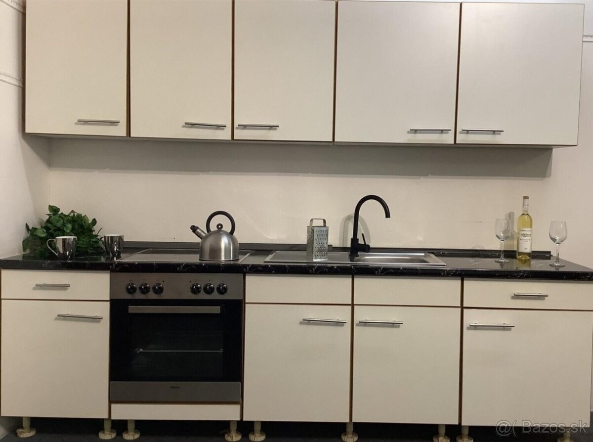 Svetlá moderná kuchyňa CALLY - 6