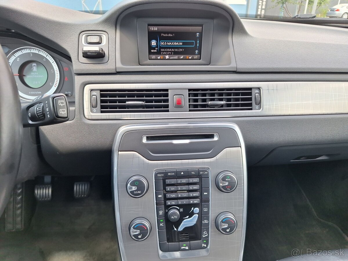 Volvo XC70, D5 AWD MANUÁL - 6